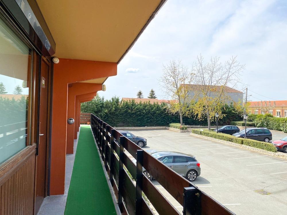 Kyriad Direct Roanne Hotel מראה חיצוני תמונה